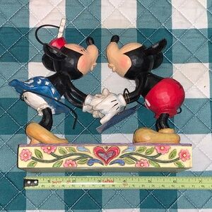 Disney Traditions Mickey & Minnie "Smooch for my Sweetie"